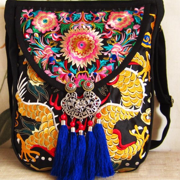 Embroidered women\'s bag